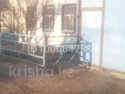 Отдельный дом · 4 комнаты · 100 м² · 1 сот., Эмбенская 101 — Школа 15 за 15 млн 〒 в Актобе, мкр Гормолзавод