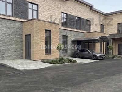 4-комнатная квартира · 160 м², мкр Юго-Восток 49 — Мкрн Таугуль. Улица Жанторе Абишева 49а за 48 млн ₸ в Караганде, Казыбек би р-н