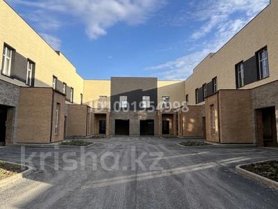 4-комнатная квартира · 160 м², мкр Юго-Восток 49 — Мкрн Таугуль. Улица Жанторе Абишева 49а за 48 млн ₸ в Караганде, Казыбек би р-н