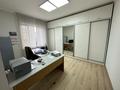 Офисы, кабинеты и рабочие места • 370 м² за 1.7 млн 〒 в Алматы, Ауэзовский р-н — фото 7