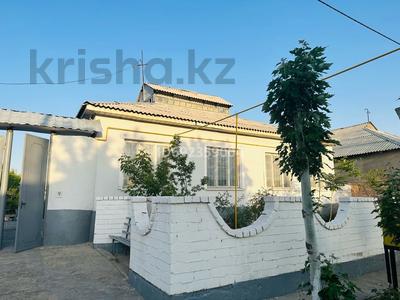 5-комнатный дом помесячно, 100 м², 10 сот., Сыргак батыр 5 за 130 000 〒 в Туркестане