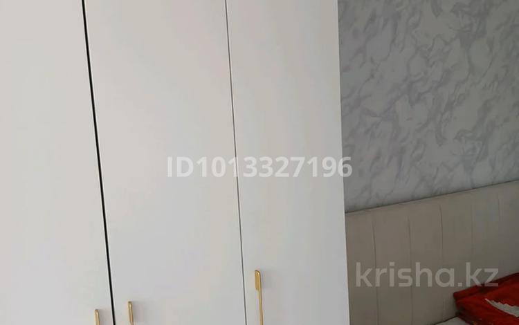 2-комнатная квартира · 45 м² · 4/5 этаж, Майкудук, Майкудук, 12й микрорайон 23 за 10.5 млн ₸ в Караганде, Алихана Бокейханова р-н — фото 2