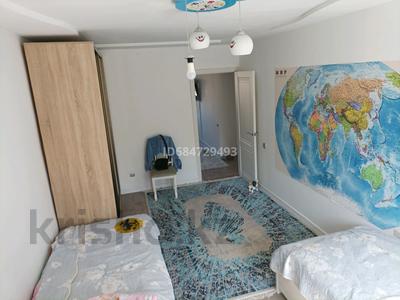 3-комнатная квартира, 64 м², 4/5 этаж, мкр Аксай-3 — Төлеби — Момышұлы за 36 млн 〒 в Алматы, Ауэзовский р-н
