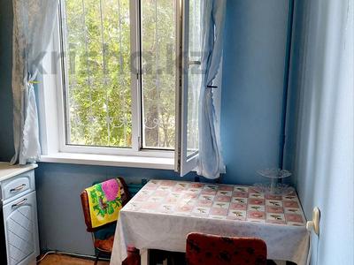 2-комнатная квартира · 45 м² · 1/5 этаж, мкр Айгуль, Ватутина 53 — Рядом 16 школа за 100 000 ₸ в Уральске
