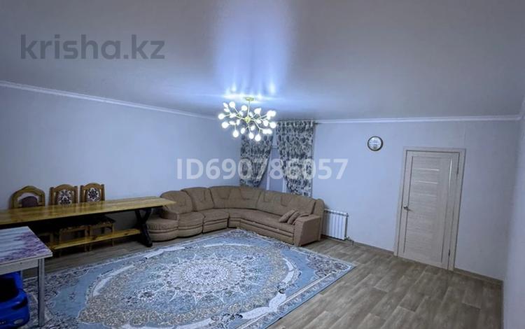 4-комнатная квартира, 140 м², 2/2 этаж, мкр Сарыкамыс, Гаухартас 25/4 — Садик