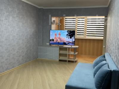 2-бөлмелі пәтер, 50 м², 3/5 қабат тәулігіне, 5-й мкр 28 — Скальная тропа, бағасы: 15 000 〒 в Актау, 5-й мкр