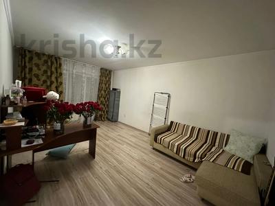 1-комнатная квартира, 46 м², 9/9 этаж, мкр Мамыр-3 за 28 млн 〒 в Алматы, Ауэзовский р-н