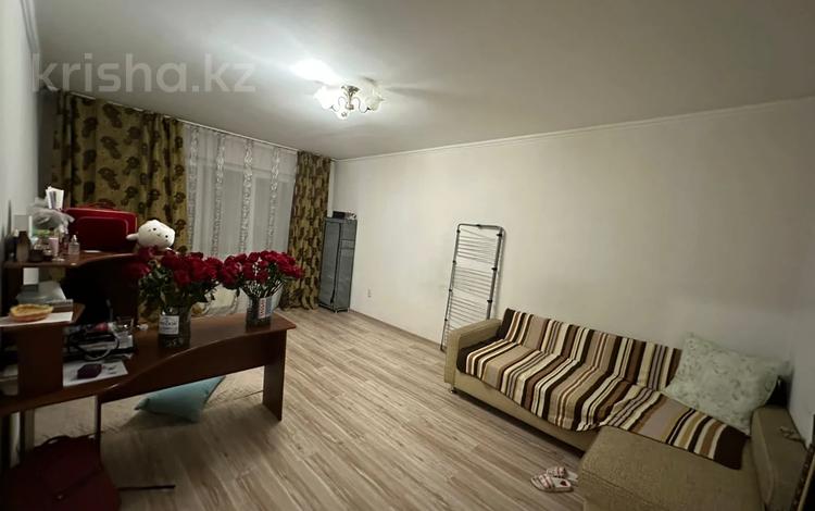1-комнатная квартира, 46 м², 9/9 этаж, мкр Мамыр-3 за 28 млн 〒 в Алматы, Ауэзовский р-н — фото 2