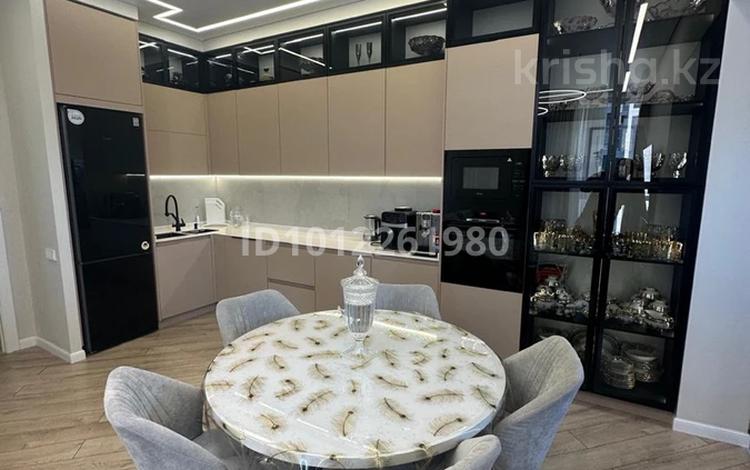4-бөлмелі пәтер · 110 м² · 14/20 қабат, Гагарина 310, бағасы: 127 млн ₸ в Алматы, Бостандыкский р-н — фото 2