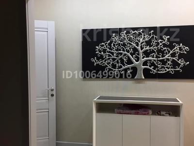 2-бөлмелі пәтер · 73 м² · 2/3 қабат, мкр Михайловка , Жанибекова 76/2, бағасы: 58.8 млн ₸ в Караганде, Казыбек би р-н