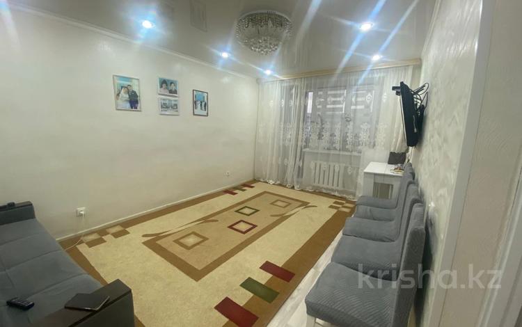 2-бөлмелі пәтер · 50 м² · 4/5 қабат, Жангирхан, бағасы: 16 млн ₸ в Уральске — фото 2