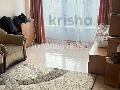 2 комнаты · 80 м² · 4/4 этаж, Абылай хана 12/16 — Угол Райымбек за 130 000 ₸ в Алматы