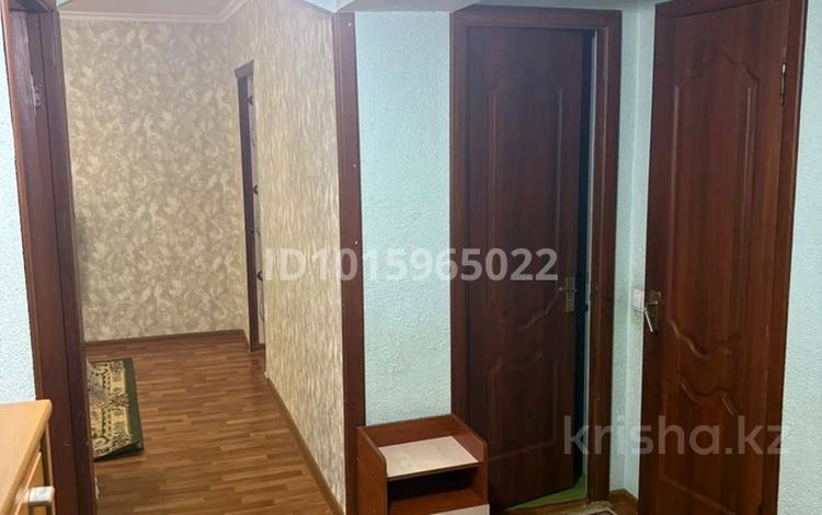 4-бөлмелі пәтер · 79 м² · 2/5 қабат, Самал 16 а, бағасы: 200 000 ₸ в Талдыкоргане, мкр Самал — фото 2