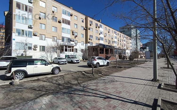 4-комнатная квартира, 100.7 м², 1/5 этаж, Сатпаева 21а за 42 млн 〒 в Атырау — фото 2