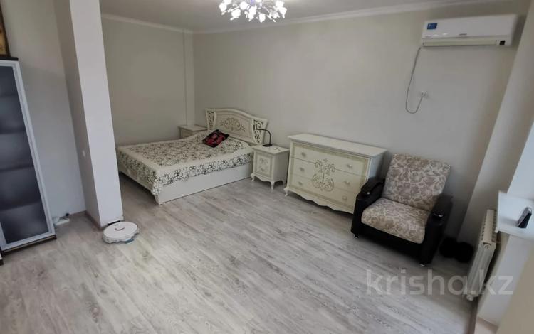 2-комнатная квартира, 98 м², 7/9 этаж, сатпаева 48в