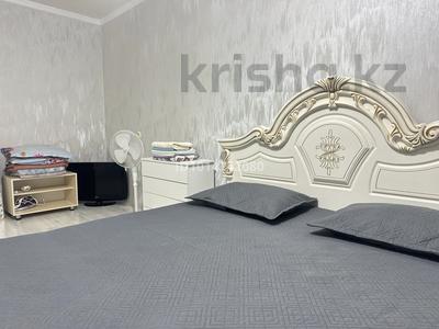 1-комнатная квартира · 50 м² · 2/5 этаж, мкр 5, АБИЛХАЙРХАН 57 А — Нурдаулет-Стадион-Есет батыр-Айгерим клиника-Багетта кафе за 2 000 ₸ в Актобе