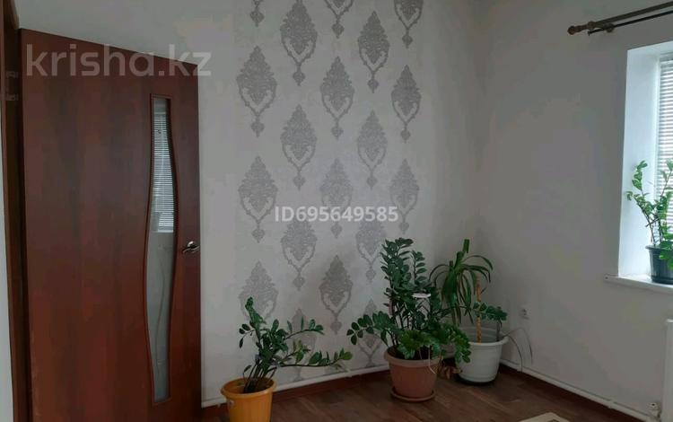 Отдельный дом · 2 комнаты · 73.8 м² · 8.5 сот., мкр Оркен, 35 за 19 млн ₸ в Атырау — фото 2