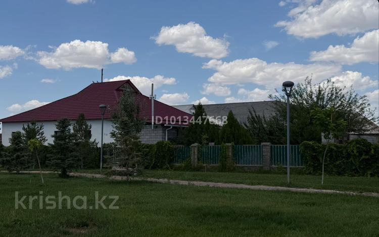 Отдельный дом · 4 комнаты · 200 м² · 10 сот., Карменова — Тараз за 65 млн ₸ в Туркестане — фото 2