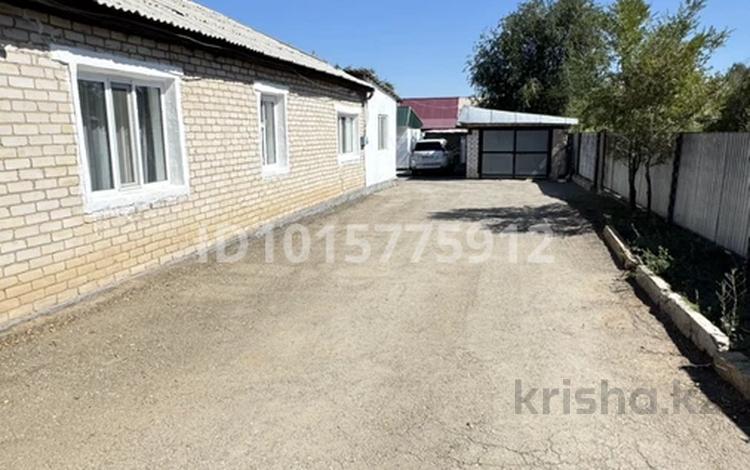 Отдельный дом · 5 комнат · 140 м² · 8 сот., Құлсейітов 28 — Возле ресторана ,,Батыр” за 25 млн ₸ в  — фото 2