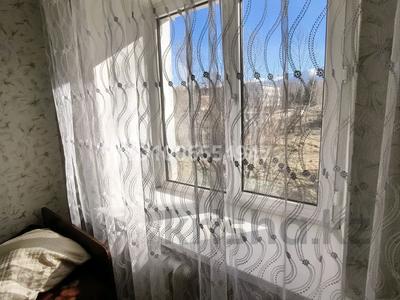 2-комнатная квартира · 48 м² · 2 этаж, 3 микрорайон 30 — Магнат обменник ,гостин Рассвет,Огонёк . за 220 000 〒 в Риддере