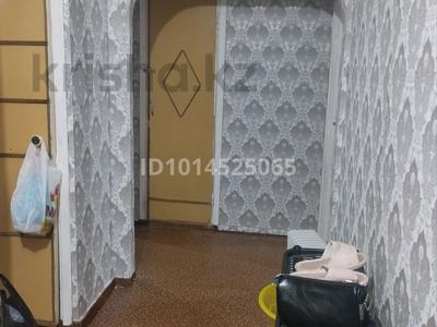 2-бөлмелі пәтер · 52 м² · 2/5 қабат, Айнабұлақ-2 ш/а. 42а, бағасы: 200 000 ₸ в Алматы, Жетысуский р-н