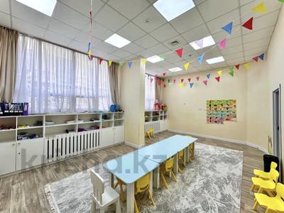 Свободное назначение, офисы, магазины и бутики, склады, азс, автосервисы и автомойки, общепит, салоны красоты, сельское хозяйство, бани, гостиницы и зоны отдыха, медцентры и аптеки, образование, развлечения · 322.7 м² за 169 млн ₸ в Астане, Есильский р-н