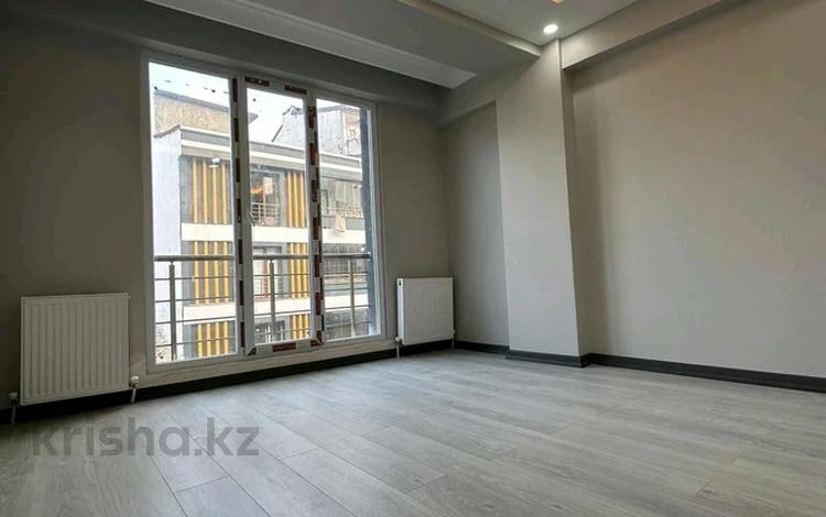 3-комнатная квартира, 80 м², 3 этаж, Esenyurt 5 — Saadetdere за ~ 35.3 млн 〒 в Стамбуле — фото 2