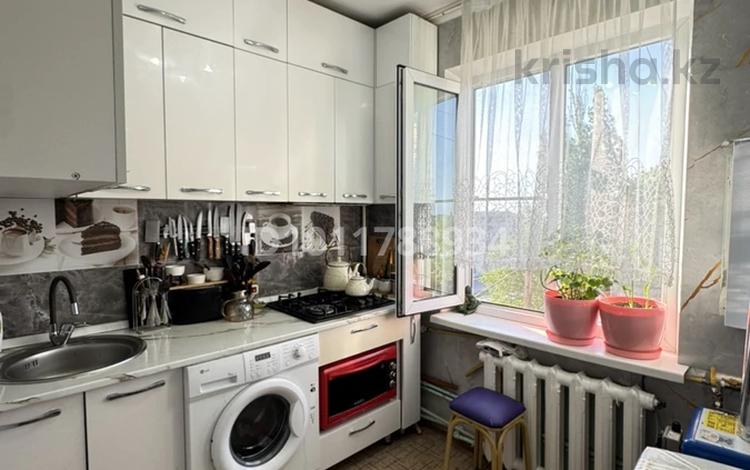 3-бөлмелі пәтер · 60 м² · 4/5 қабат, Асета Бейсеуова — За магазином Аскар, бағасы: 18.5 млн ₸ в Каргалы (п. Фабричный) — фото 2