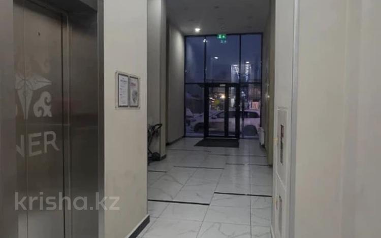 2-бөлмелі пәтер · 74.5 м² · 10/12 қабат, Тургут Озала 194 — Абая, бағасы: 68 млн ₸ в Алматы, Алмалинский р-н — фото 2