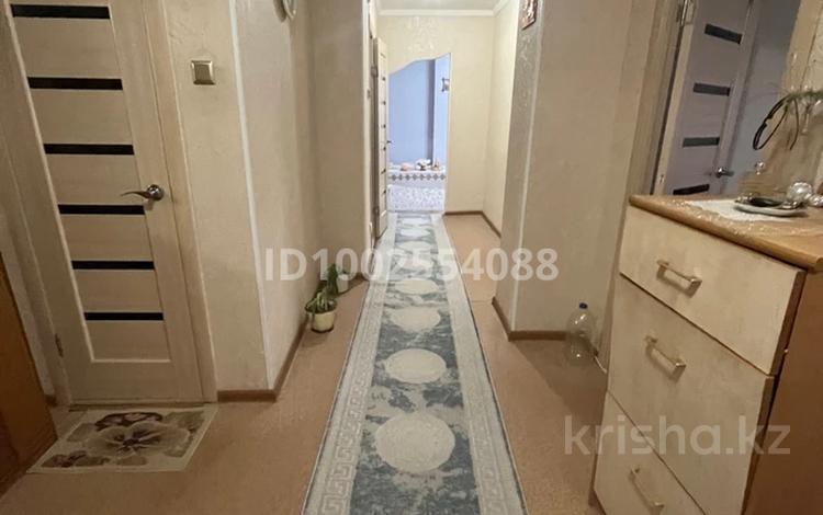 2-комнатная квартира · 70 м² · 5/9 этаж, мкр 12, 12 ш/а. за 23 млн 〒 в Актобе — фото 2
