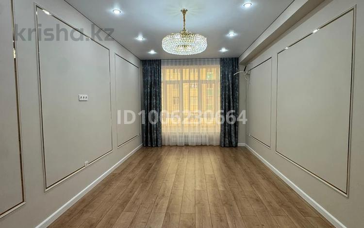 2-комнатная квартира · 71 м² · 2/5 этаж, мкр Самал, Мкрн Самал 60/2 за 28 млн 〒 в Атырау — фото 2