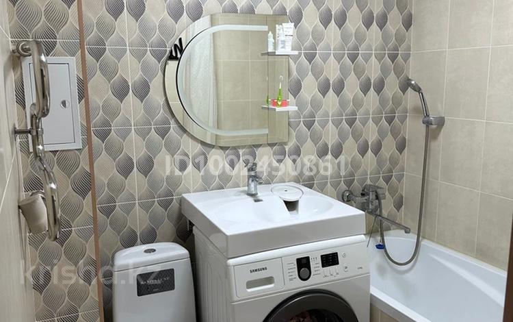 1-комнатная квартира · 34.6 м² · 3/6 этаж, мкр 8 288/1 — Летное училище за 16 млн 〒 в Актобе — фото 2