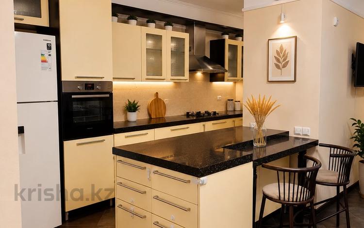 2-комнатная квартира · 53 м² · 2/9 этаж, Аскарова Асанбая 21 за 380 000 ₸ в Алматы, Наурызбайский р-н — фото 2