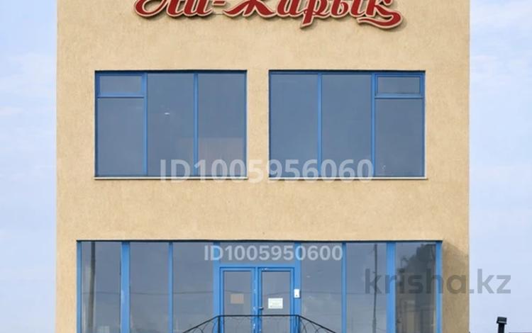 Свободное назначение, офисы, магазины и бутики, склады, общепит, салоны красоты, медцентры и аптеки, образование, развлечения · 862.9 м² за 189 млн ₸ в Атырау — фото 16