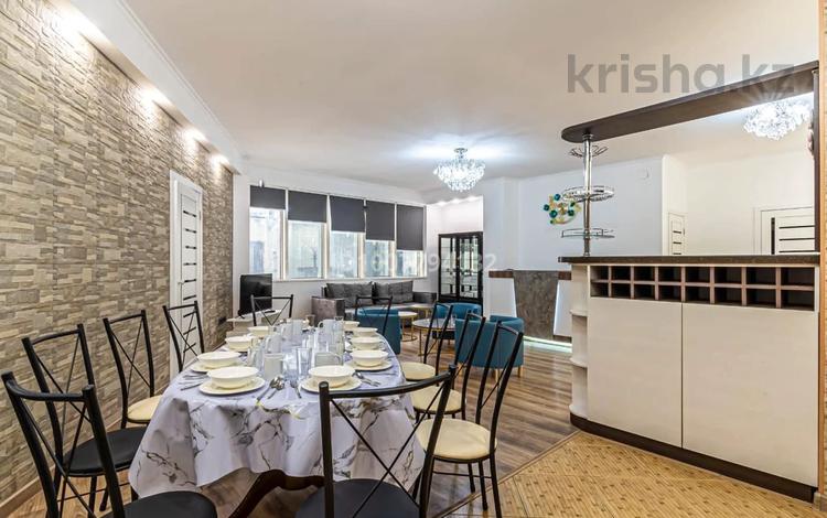 3-комнатная квартира · 200 м², Аль-Фараби 7 — Козыбаева за 80 000 〒 в Алматы, Бостандыкский р-н — фото 2