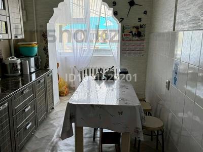 4-бөлмелі пәтер · 84 м² · 2/5 қабат, Молодёжный 28, бағасы: 18.8 млн ₸ в Кандыагаш