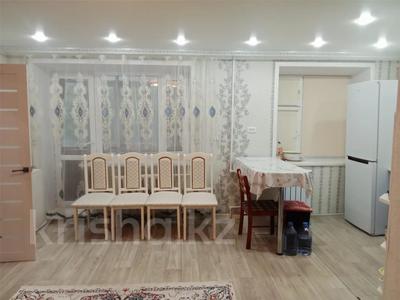 2-бөлмелі пәтер, 47 м², 2/5 қабат, Майкудук, 12й микрорайон, бағасы: 10.5 млн 〒 в Караганде, Алихана Бокейханова р-н