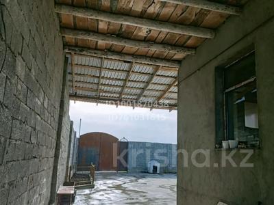 Жеке үй · 6 бөлме · 120 м² · 12 жүзд., ЖМ Мартөбе — ЖМ Мартобе новостройка — Дом находится вблизи Казпочта не далеко от трассы Аксукент-Шымкент, бағасы: 30 млн ₸ в Каратауский р-н