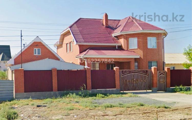 Отдельный дом · 8 комнат · 427 м² · 10 сот., мкр Лесхоз, Садыкова 4 за 90 млн 〒 в Атырау — фото 2