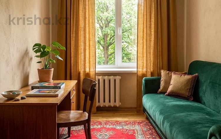 2-бөлмелі пәтер · 50 м² · 4/5 қабат, Ақсай-4 ш/а., бағасы: 36 млн ₸ в Алматы, Ауэзовский р-н — фото 2