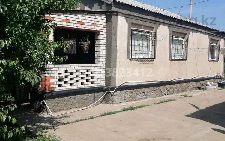 Отдельный дом · 4 комнаты · 100 м² · 12 сот., мкр Байтерек, Атматова 14/1 за 37 млн ₸ в Уральске — фото 2