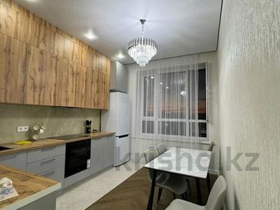 2-комнатная квартира · 62 м² · 8/10 этаж, ул. Айнаколь 64 за 350 000 ₸ в Астане, Сарайшык р-н