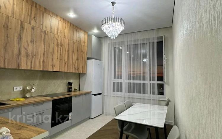 2-бөлмелі пәтер · 62 м² · 8/10 қабат, ул. Айнаколь 64, бағасы: 350 000 ₸ в Астане, Сарайшык р-н — фото 2