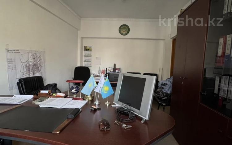 Офисы, магазины и бутики, салоны красоты, образование · 108.5 м² за 72 млн 〒 в Алматы, Бостандыкский р-н — фото 16