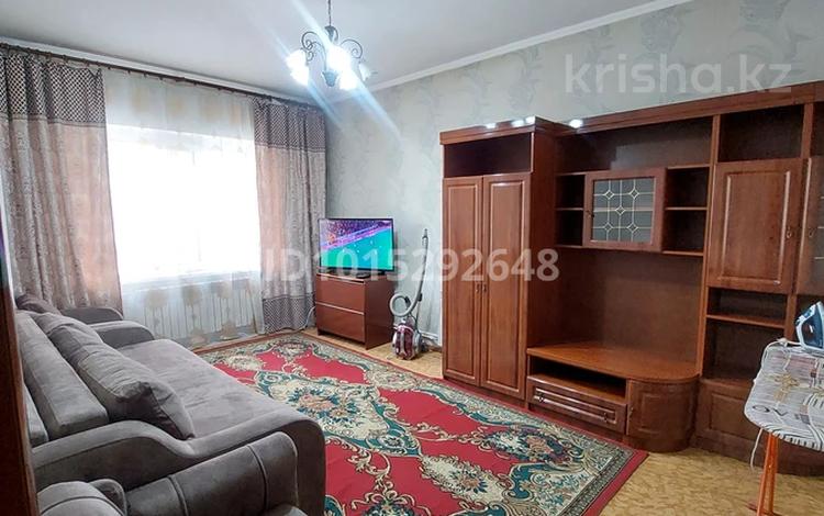 1-комнатная квартира · 36 м² · 2/5 этаж, мкр Алатау 19 за 95 000 ₸ в Таразе — фото 2