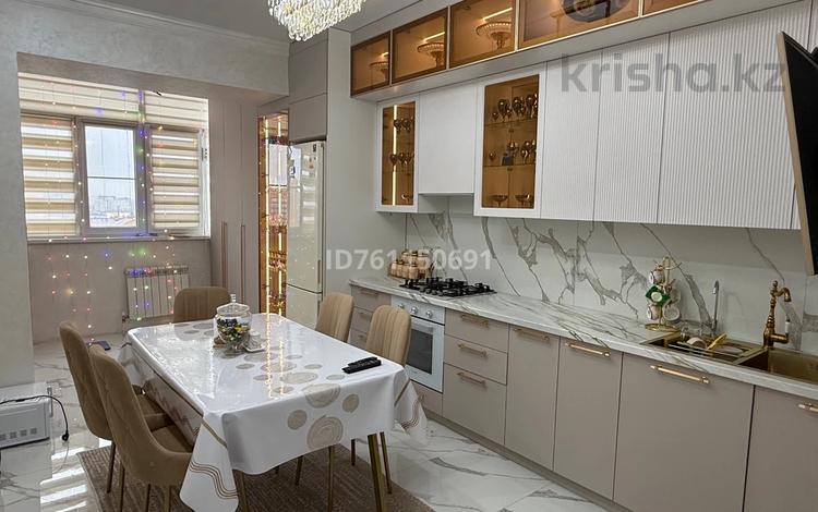 2-комнатная квартира · 80 м² · 7/9 этаж, мкр. Алтын орда, Алия молдагулова 62 за 43 млн ₸ в Актобе — фото 3