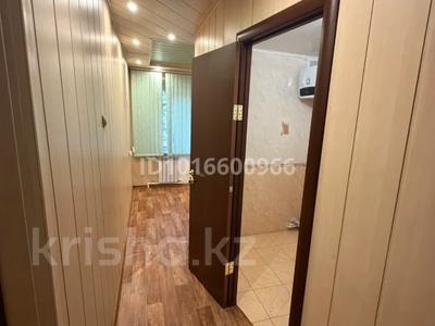 3-комнатная квартира · 69 м² · 1/5 этаж, мкр Юго-Восток, Строителей 9 за 22 млн ₸ в Караганде, Казыбек би р-н