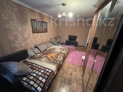 1-комнатная квартира, 33 м², 4/4 этаж помесячно, мкр №7 37 дом — Шаляпина правда , выше ТРЦ Москва за 200 000 〒 в Алматы, Ауэзовский р-н