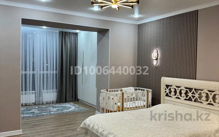 2-бөлмелі пәтер · 98 м² · 9/9 қабат, мкр. Алтын орда, Алтын Орда 19Г, бағасы: 38 млн ₸ в Актобе — фото 2