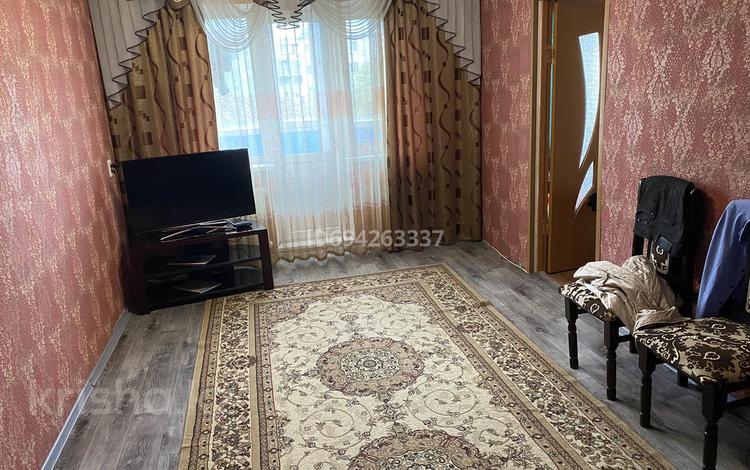 3-бөлмелі пәтер · 56 м² · 4/5 қабат, Бауыржан Момышулы 35, бағасы: 13.5 млн ₸ в Экибастузе — фото 2